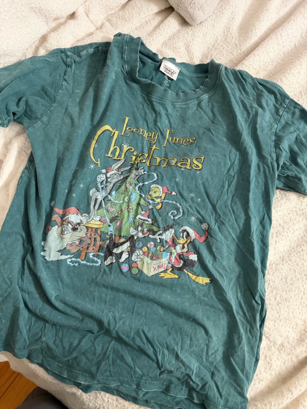 Looney Tunes Christmas Forest Green Graphic Tee Vintage Raw Distressed